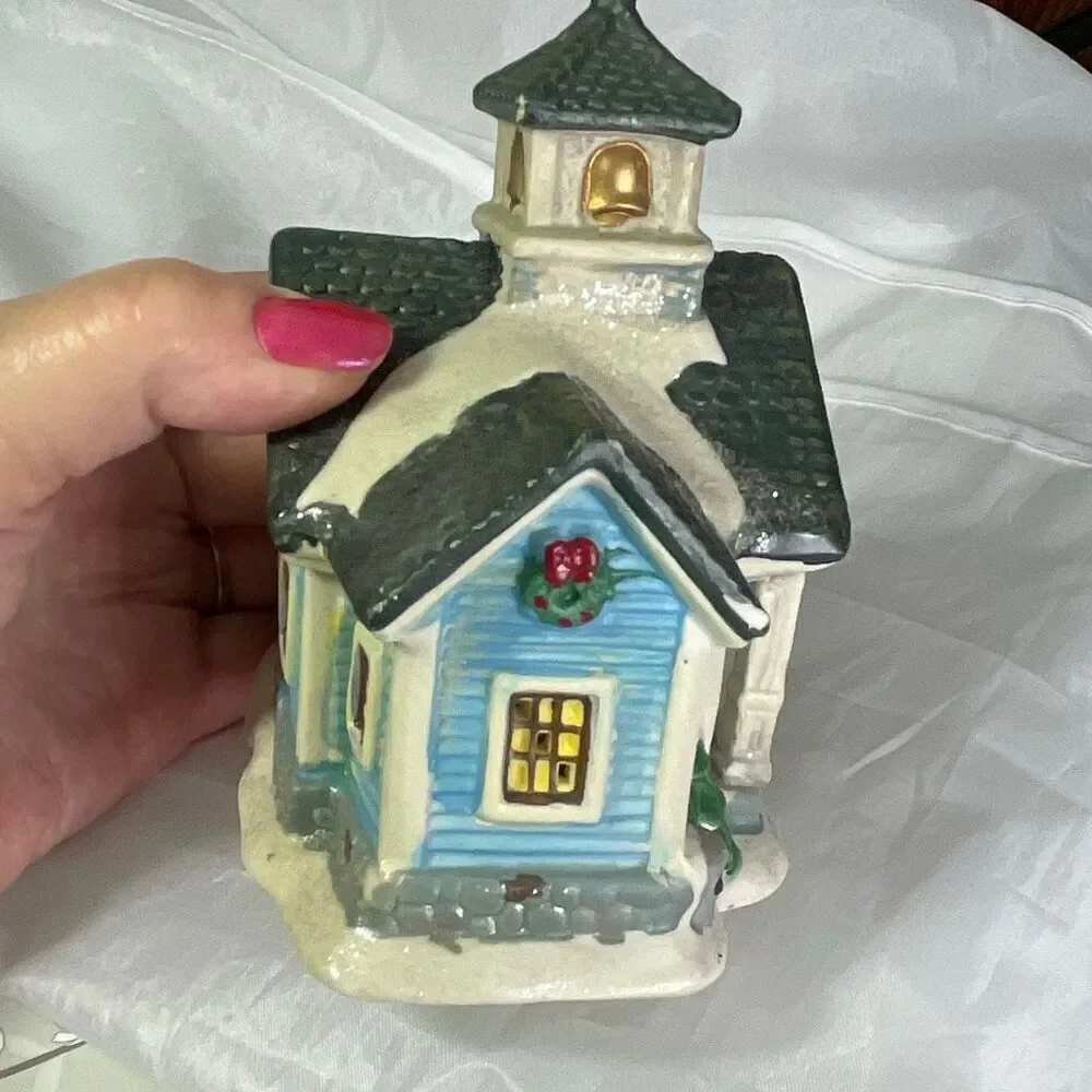 VTG Cobblestone Corners Country School house 2003